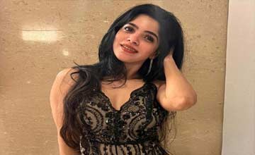 Book Rosa New Call Girls For 100% Genuine Service In Bhongoan